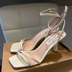 BRAND NEW Steve Madden Off White Heels Size 9 (fits 8.5 too)